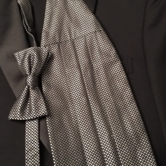 Black Jos A Bank Tux - Picture 2 of 8